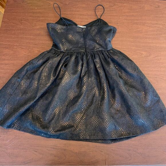 Love...Ady Fit and Flare Dress Black Gold Large - Picture 5 of 16